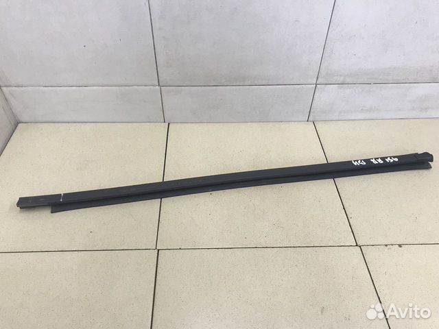 Накладка стекла заднего правого Sportage 2016