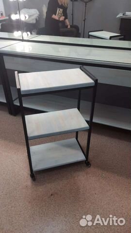 Мобильная этажерка на колесах