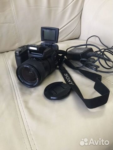 Sony Cyber-Shot DSC-R1 Carl Zeiss