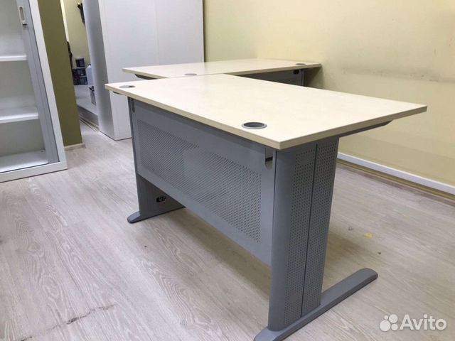 Столы компьютерные, много