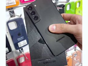 Samsung s22 8/256gb Black