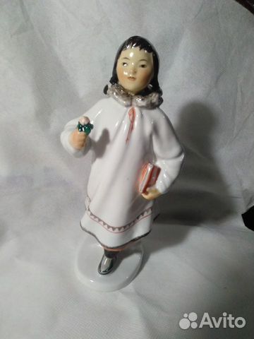 Статуэтка Якутка с цветком лфз