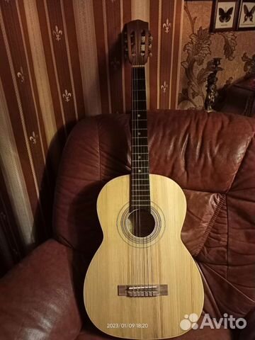 Полумастеровая акустическая гитара Япония