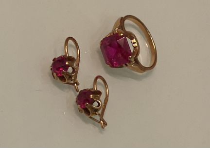 Золотые Серьги и кольцо с рубином СССР