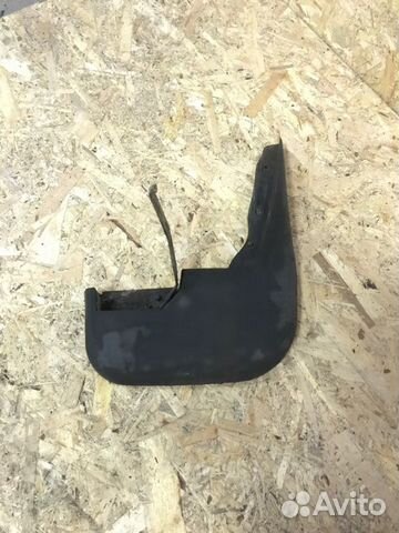 Брызговик передний правый Ford Transit 2008