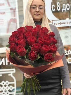 Букет из 25 красных роз 50 см