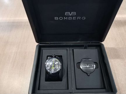 Новые часы Bomberg Bolt 68 Auto BS47chapba.041-6.3