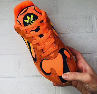 Кроссовки Adidas