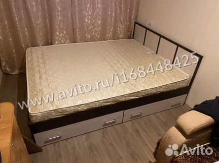 Кровать
