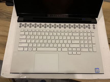 Alienware m17 R2 (i7-9750H/16GB/RTX 2070)