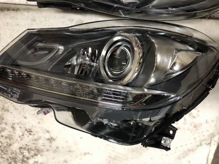 Передняя фара Мерседес Бенц w204
