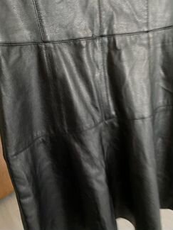 Платье из экокожи