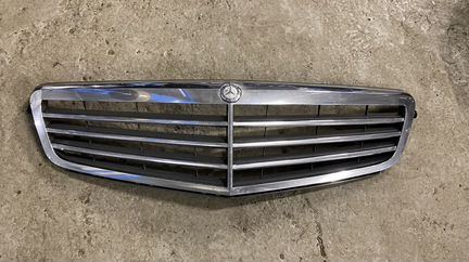 Решетка радиатора Мерседес W204