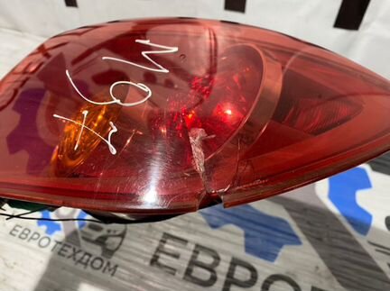 Фонарь задний правый Mazda 3 BK Z601 2004
