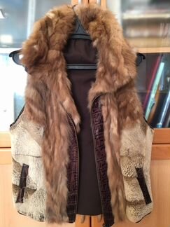 Жилетка из меха енота