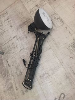 Настольная лампа