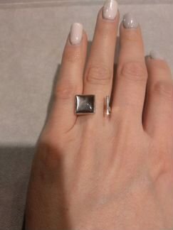 Стильное серебряное кольцо с перламутром дизайнерс