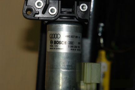 Узел привода крышки багажника Audi Q7 4M 2015