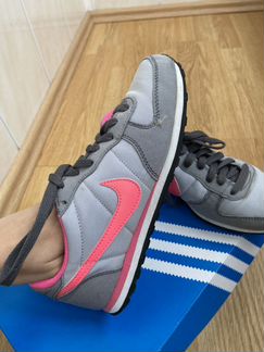 Женские кроссовки Nike