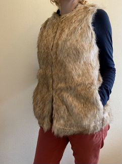 Жилет из искусственного меха