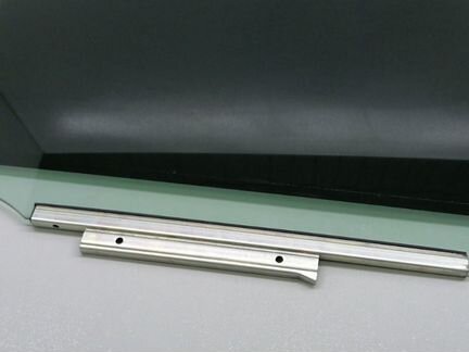 Стекло двери заднее правое Toyota Camry XV70 2.5