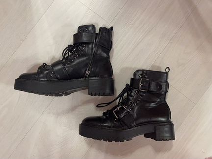 Ботинки на грубой подошве Bershka