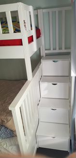 Большая двухспальная кровать