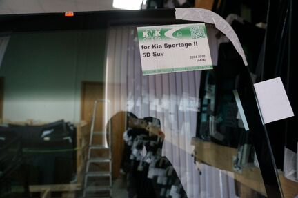 Лобовое стекло Kia Sportage (Киа Спортаж)