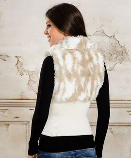 Вязаный жилет