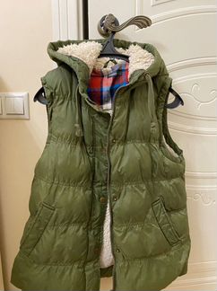 Жилетка зимняя с капюшоном