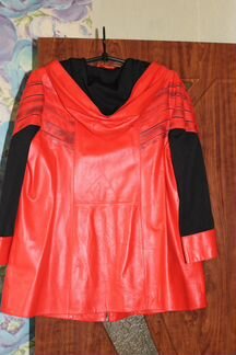 Новый плащ с капюшоном