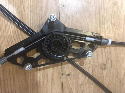 Стеклоподъёмник передний левый Skoda Octavia A7