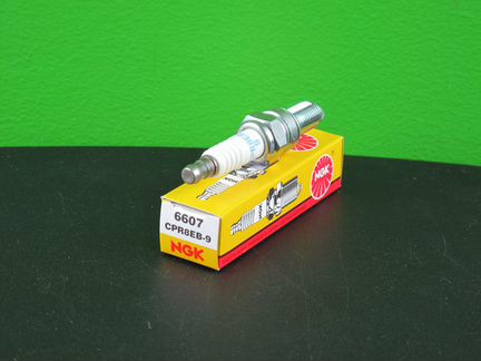 Оригинальная свеча NGK CPR8EB-9 6607