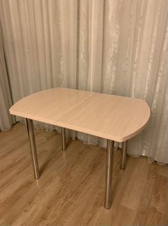 Стол кухонный раскладной и 4 стула