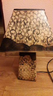 Настольная лампа