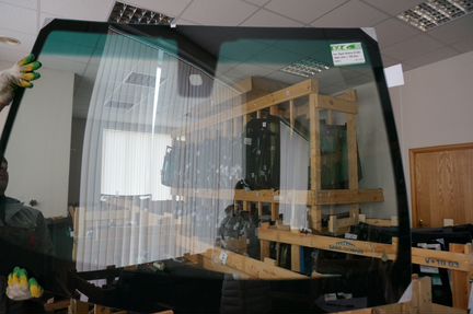 Лобовое стекло Opel Astra H 04- с датчиком дождя