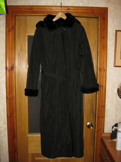 Пальто зимнее с капюшоном новое р.48-52