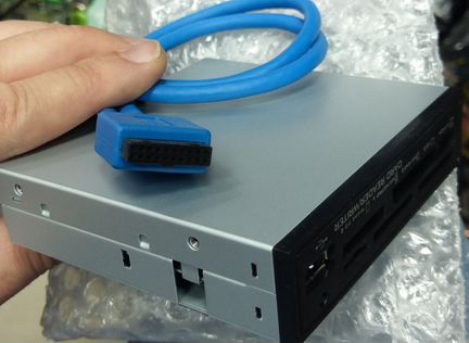 Кардридеры USB 3.0 в отсек 3.5