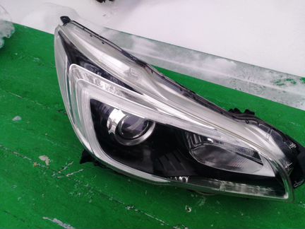 Фара правая стекло Subaru Outback BS B15 led