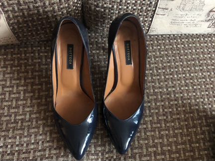 Темно-синие классические лодочки