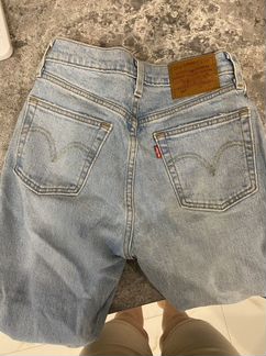 Джинсы levis женские с лампасом