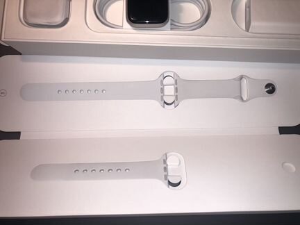 Часы Apple watch 4 40 mm почти новые