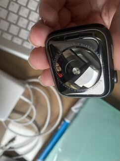 Apple Watch Series 5, 44 мм, корпус из алюминия цв