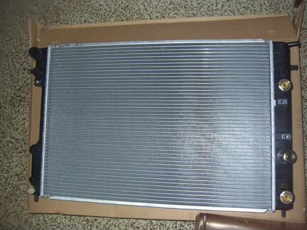 Радиатор охлаждения двс Opel Omega X25XE новый