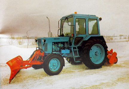 Трактор с отвалом Уборка снега