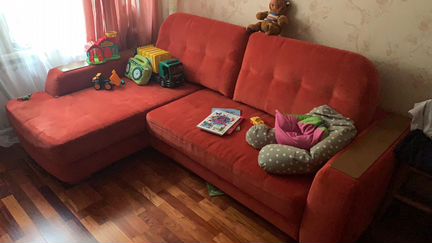 Диван с козеткой