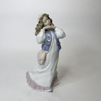 Статуэтка Lladro девушка в венке