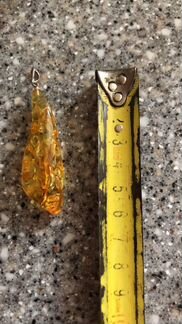 Кулон ручной работы из янтаря