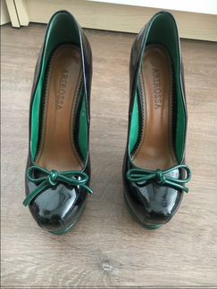 Лаковые туфли на каблуке