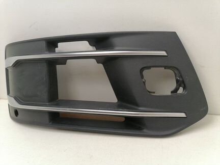 Решетка в бампер передняя правая Audi Q7 4M